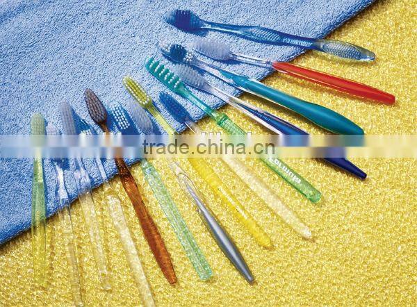 yellow and green pp material disposable soft bristle toothbrush with different packings