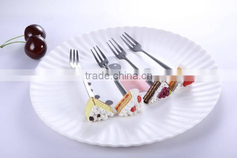 Custom design stainless steel dessert flatware sets with poly handle