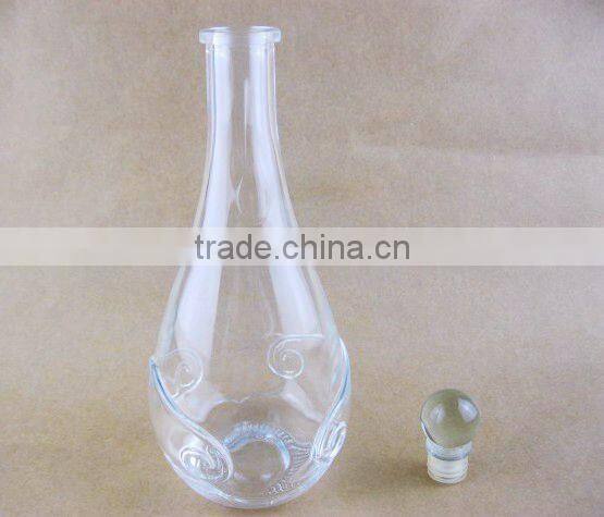 carving glass wine bottle with lid