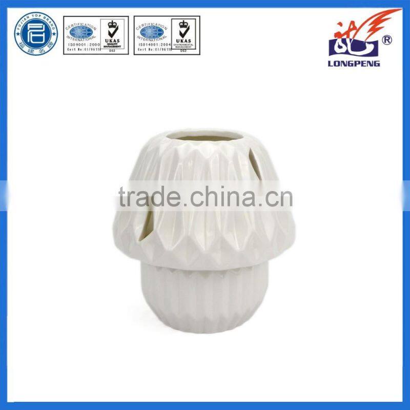 Eco-Friendly Elegant White Ceramic Table Lamp Shape Candle Holders