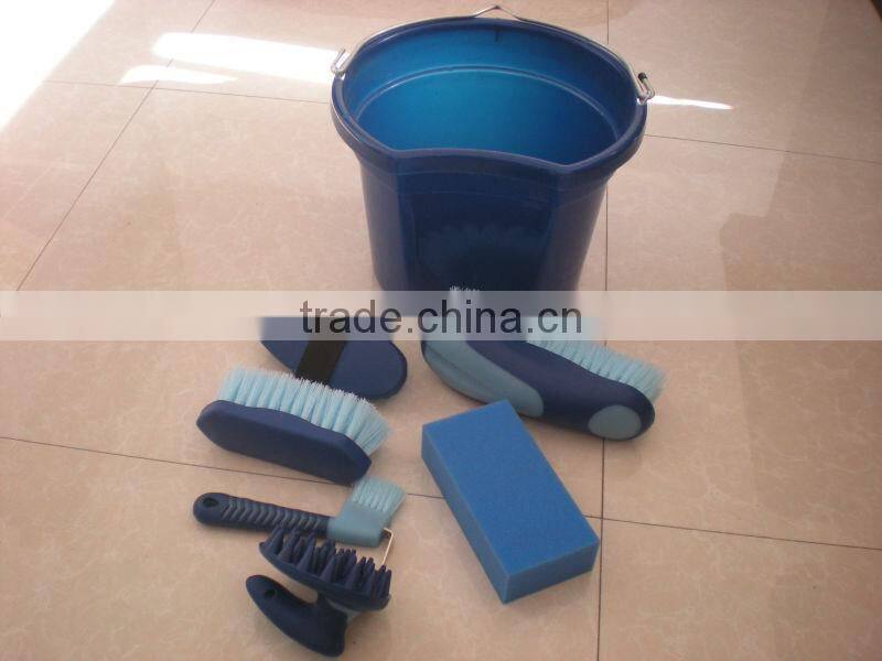 horse cleaning brush set