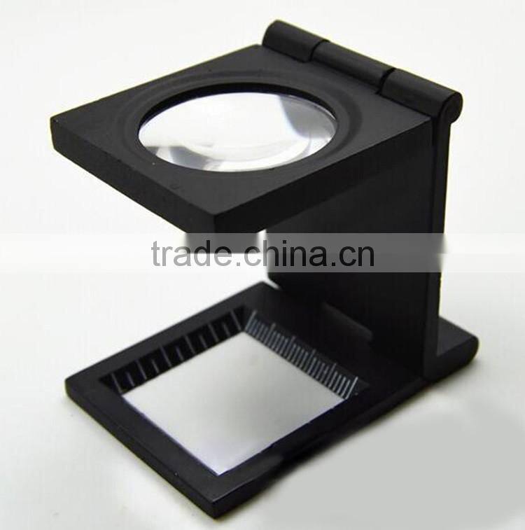 Folding led magnifying glass