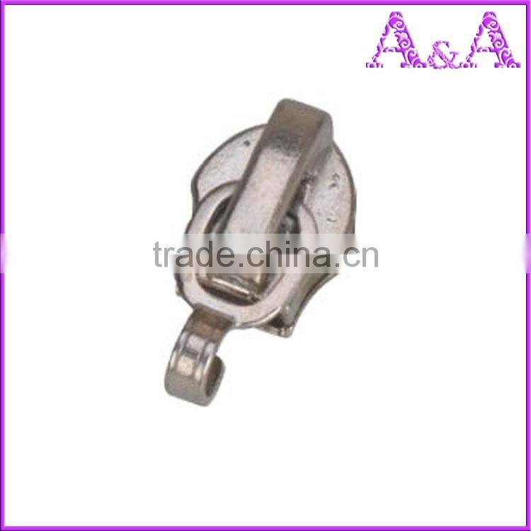 #5 Auto lock nylon zipper slider with regular puller