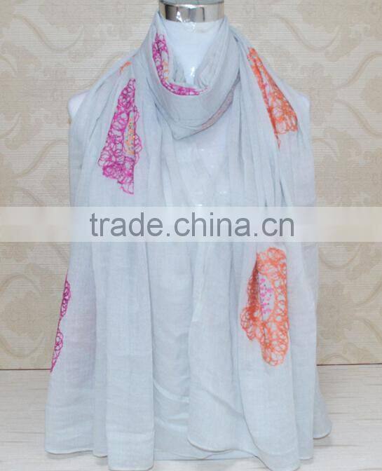 Wholesale Fall Winter Fashion Embroidery Design Flower Woman Cotton Shawl
