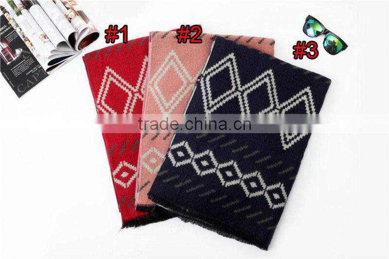 Whoesale Rhombic Geometry Pattern Jacquard Ladies Cashmere Poncho Shawl