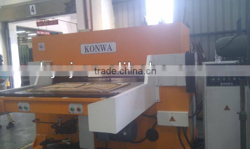 200T Auto-Feeding Precise Four-column Hydraulic Plane Cutting Machine/Die Cutting Machine/Mould Cutting Machine PLC CONTROL