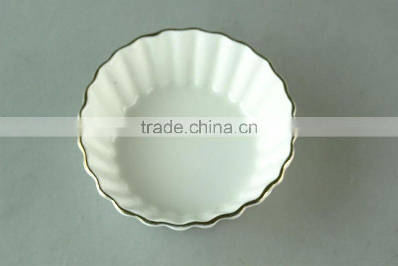 wholesale Stock White round Ceramic Dish with silver line in good quality and reasonable price