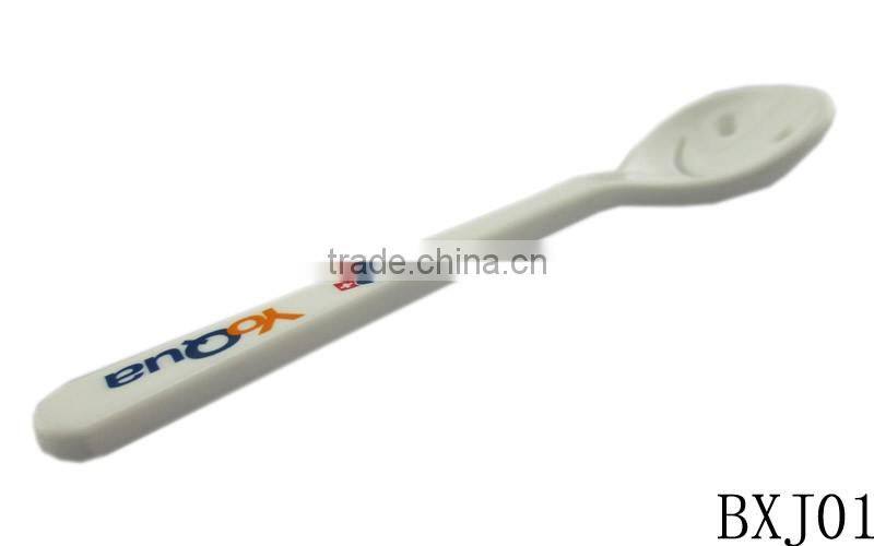 Wholesale Cheap Creamic coffee spoon/ Porcelain soup spoon with smile face