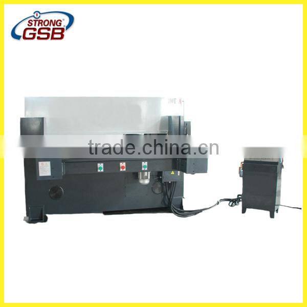 CAD automatic layout shoe sole cutting machine