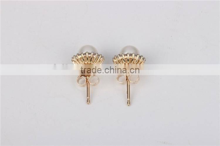 High quality 9k gold fresh wather pearl stud earring for women