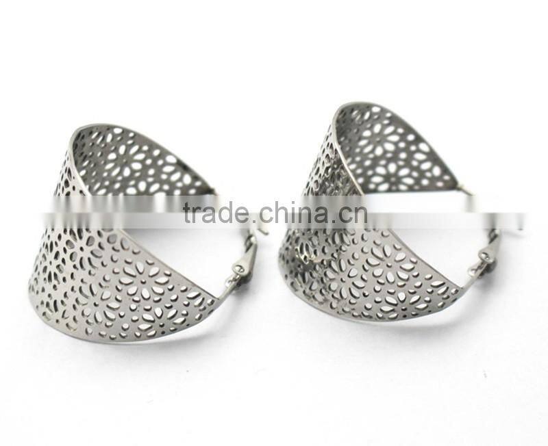 Women Simple Trendy Styles Stainless steel Hoop Fashion Earrings for Wedding Designs