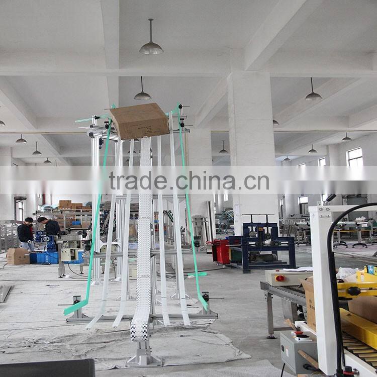 flexible lifting vonveyor system for bottles