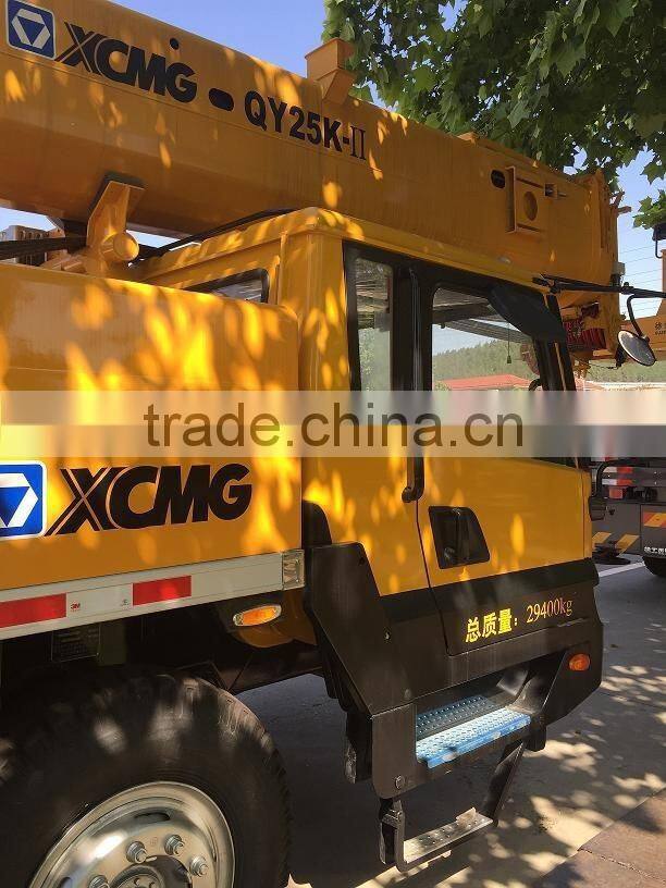 Truck Crane QY25K5-I with spacious cabin