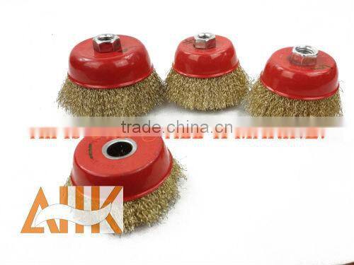 Knotted wire cup brush