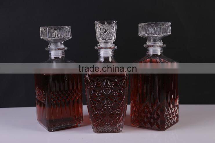 Wine Decanter & Whisky Glasses, Crystal Square Whiskey Decanter with Stopper.