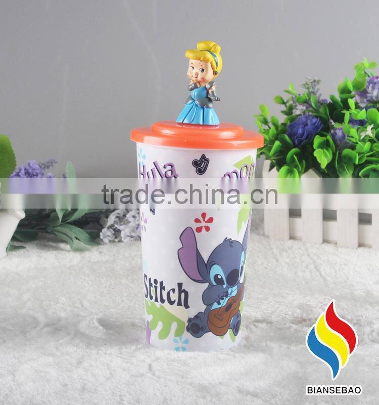 BPA free customized made pp plastic cup with top figurine