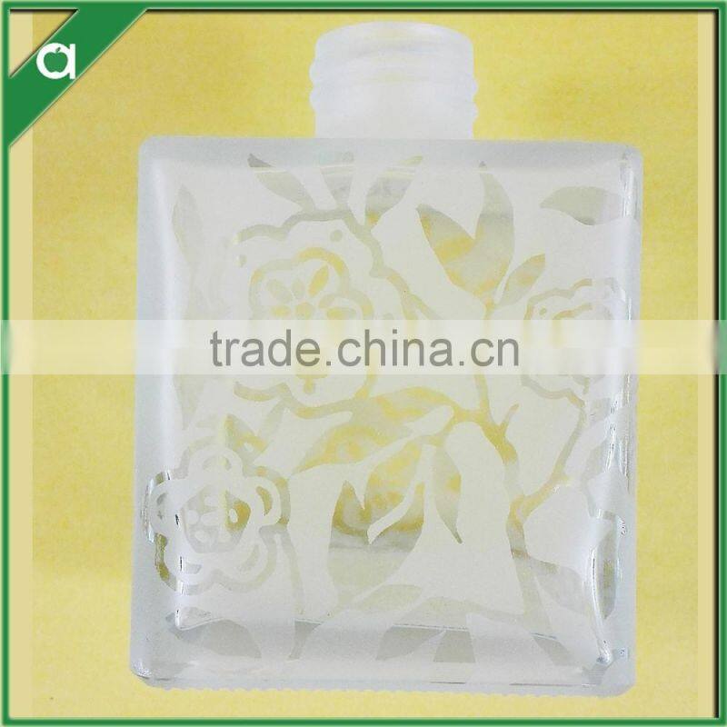 frosted flower cartoon glass bottle for 150ml reed diffuser with aluminium crown cap
