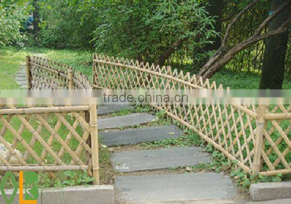 charming and unique garden bamboo fence