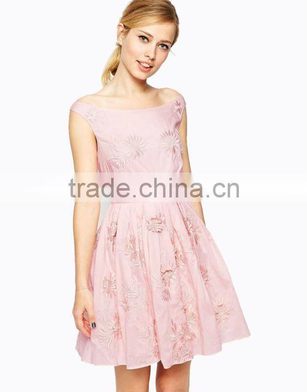 2016 Hot Selling Vitange Flower Embroidery Sleeveless Casual Lovely Dresses