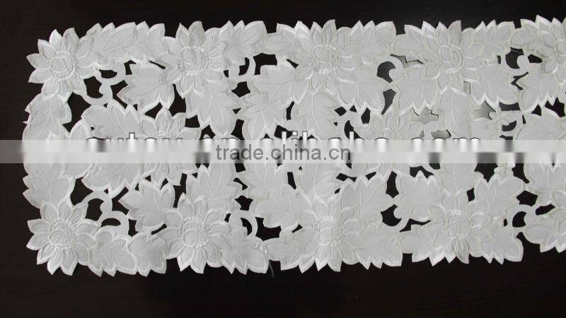 2014 new design embroidery table runner