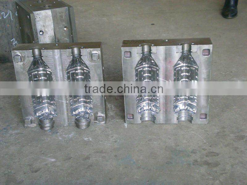 PET bottle blow moulding machine