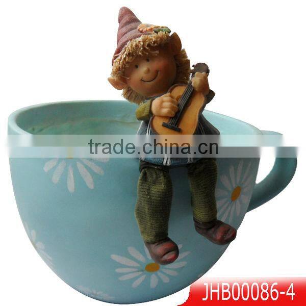 Customized resin lifelike scarecrow figurine with candle/cup
