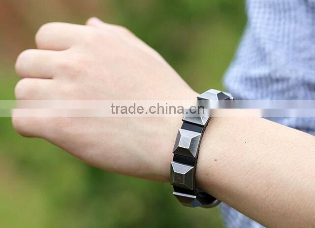 Unisex Women Punk Bracelet Silver Spike Rivet Cone Black Leather Cuff Wristband