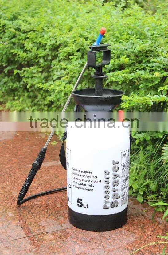 iLOT rechargeable 4.5 L pump preesure sprayer