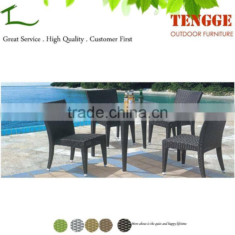 YH-5013 Poolside black rattan cheap dining table and 4 chairs