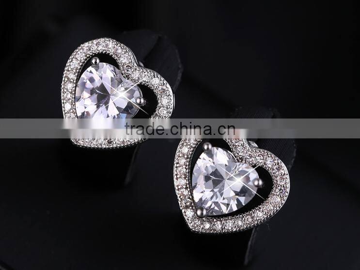 Wholesale Stock Small Order Fashion Women Heart-shaped Zircon Earrings