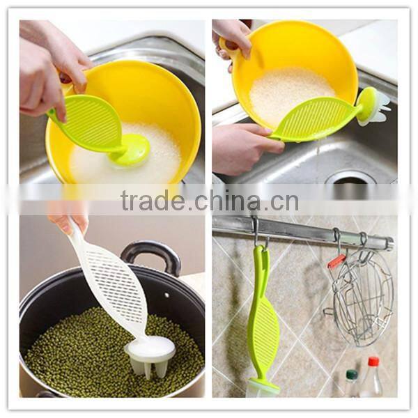 Practical Green Color Plastic Kitchen Rice Washing Tool