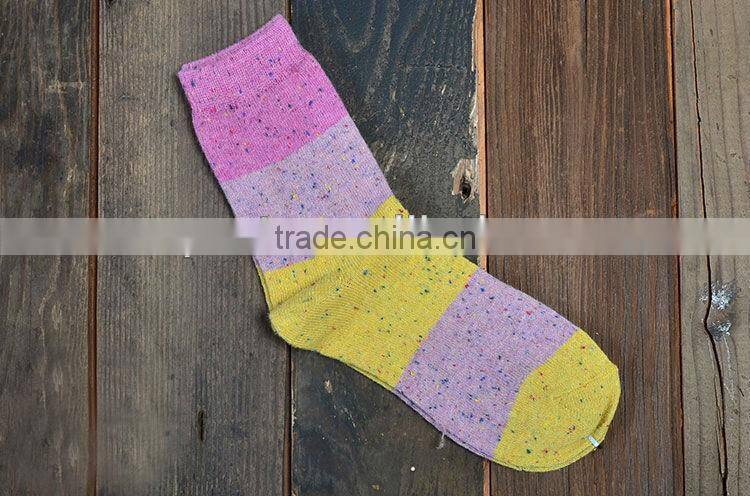 Color little lady retro color yarn into color candy rabbit wool socks