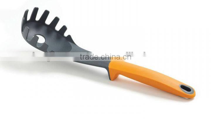 Slotted Turners of Nylon Kitchen Tools with new hanlde