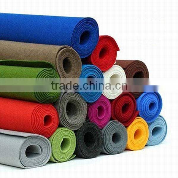 Round loop felt runner decoration