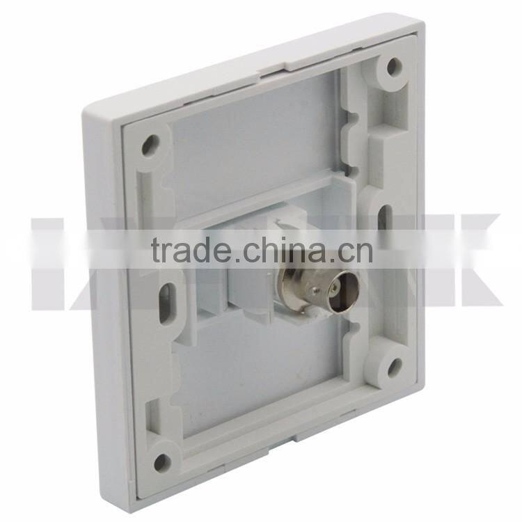 One port BNC wall face plate with backside female to female connector