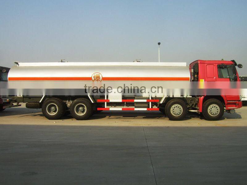 30 Cubic Meter SINOTRUCK HOWO 8X4 Fuel Tank Truck