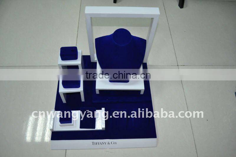 set of jewelry holder