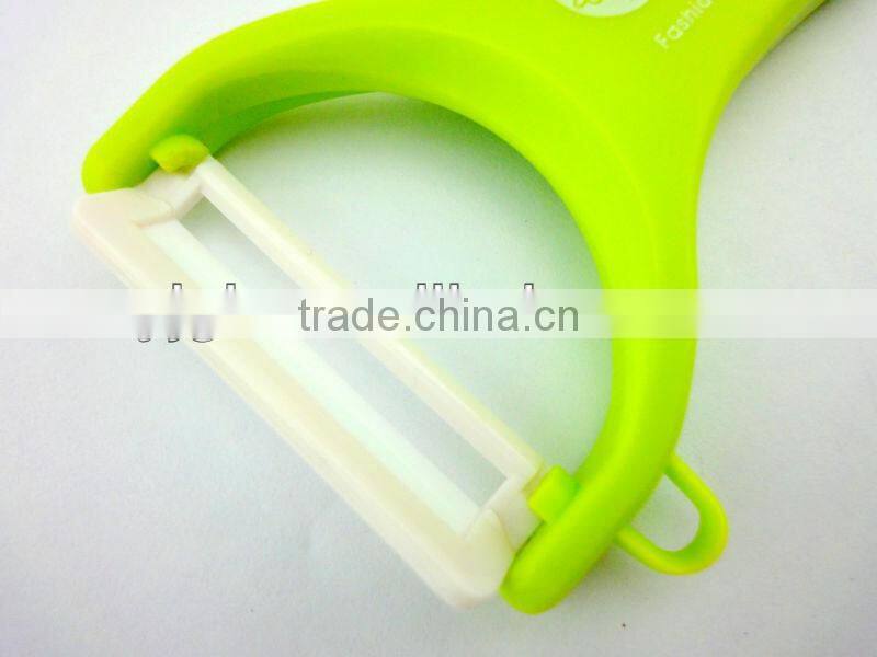 hot selling plastic handle magnet protector Y ceramic peeler in green