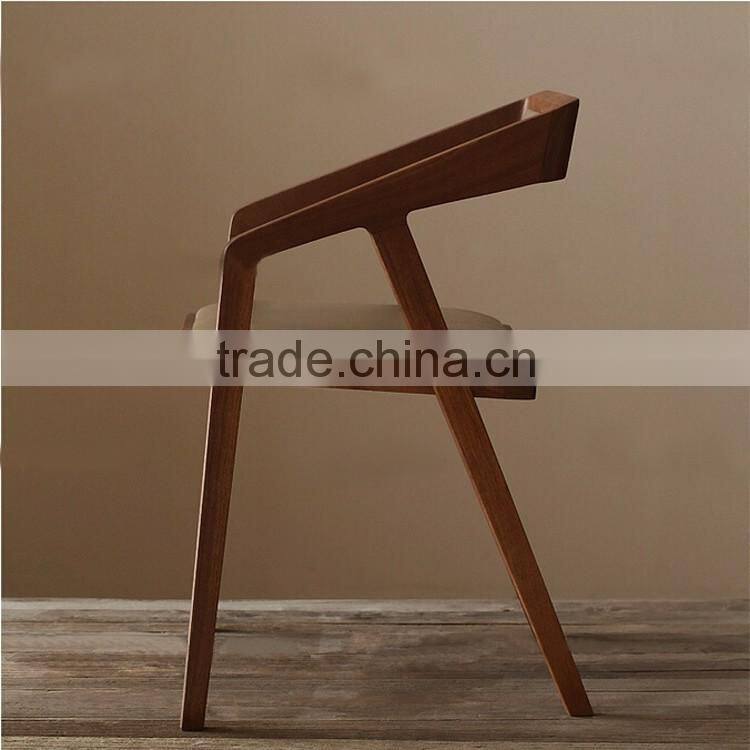 High Quality Wood Backrest Armrest Retro Relaxing Dining Room Chair Furniture