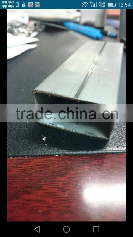 square duct locking machine