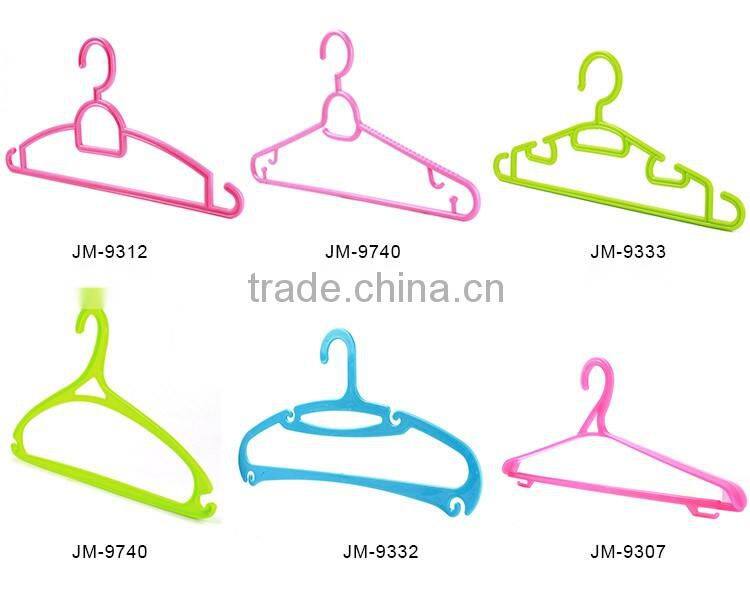green tie hanger,plastic clothes hanger