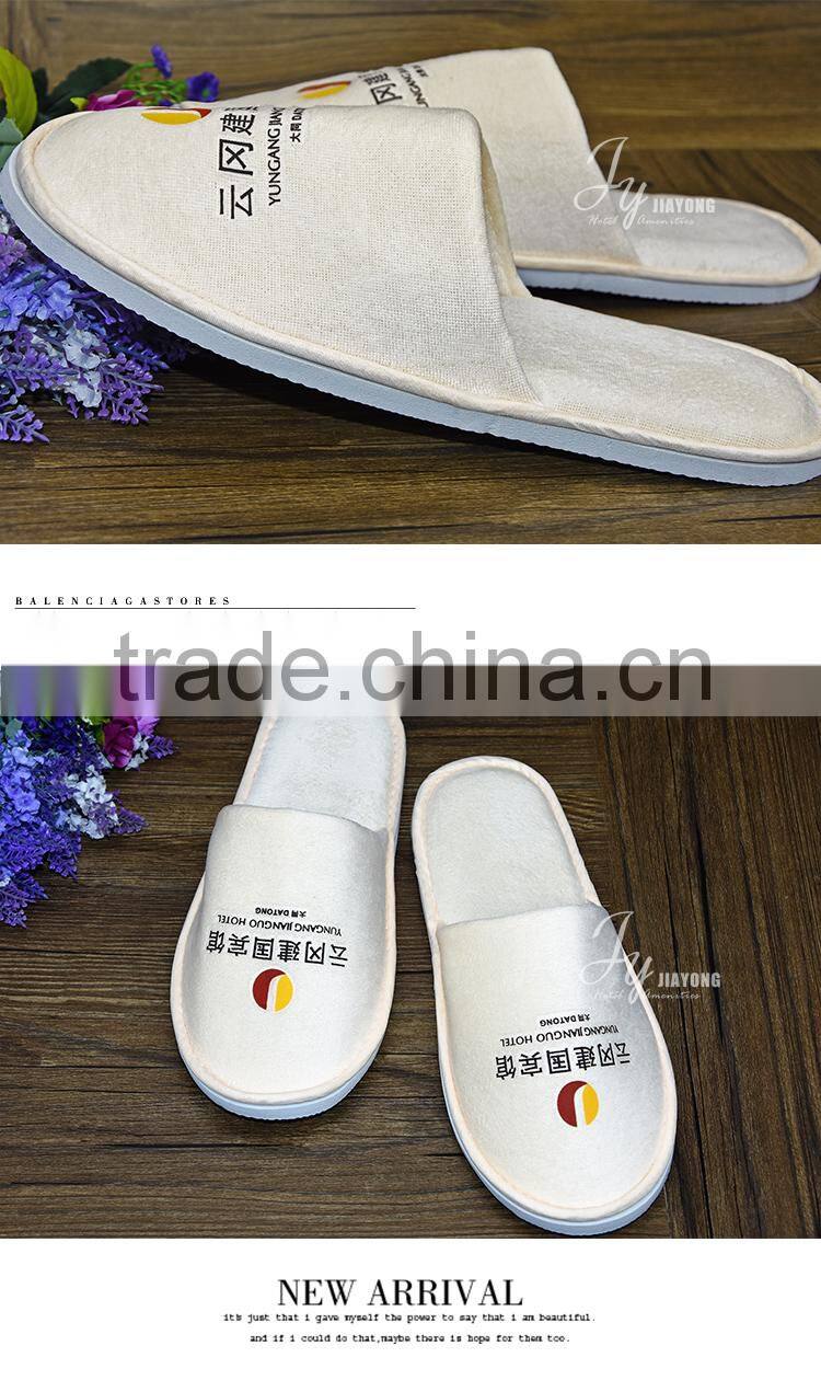 Fashion indoor slipper home slipper with embroidery logo