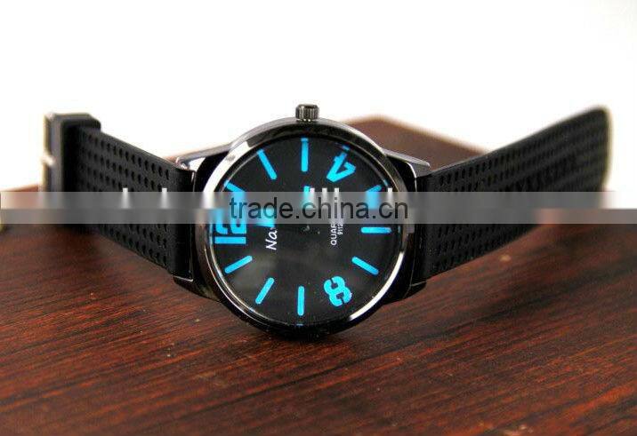 Silicone Bracelet Circinal Watch Men Quartz Wrist Watches