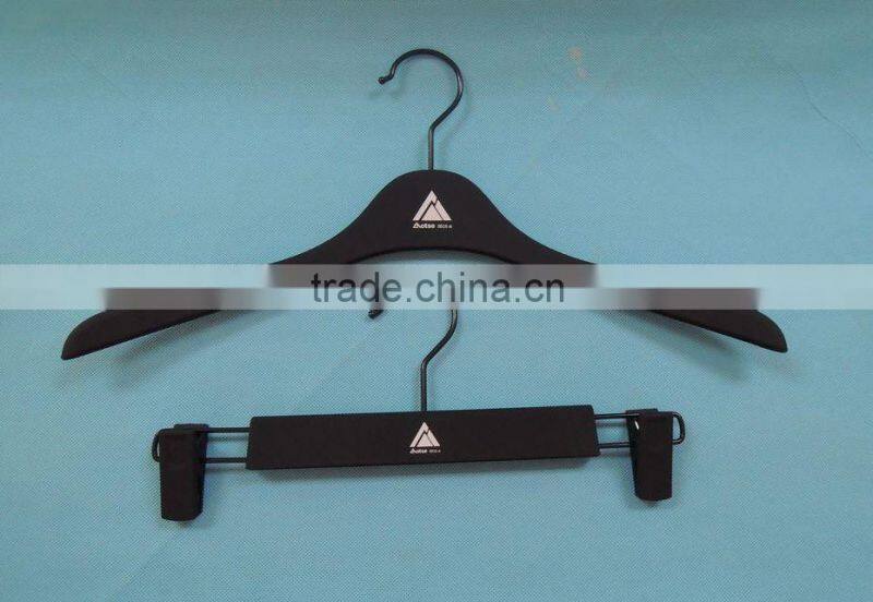 Colored rubber plastic bottom pants hangers