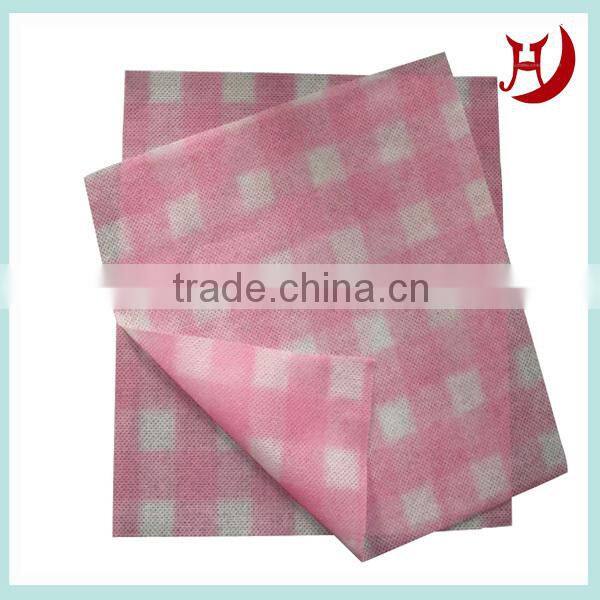 Printing plain red square spunlace nonwoven fabric
