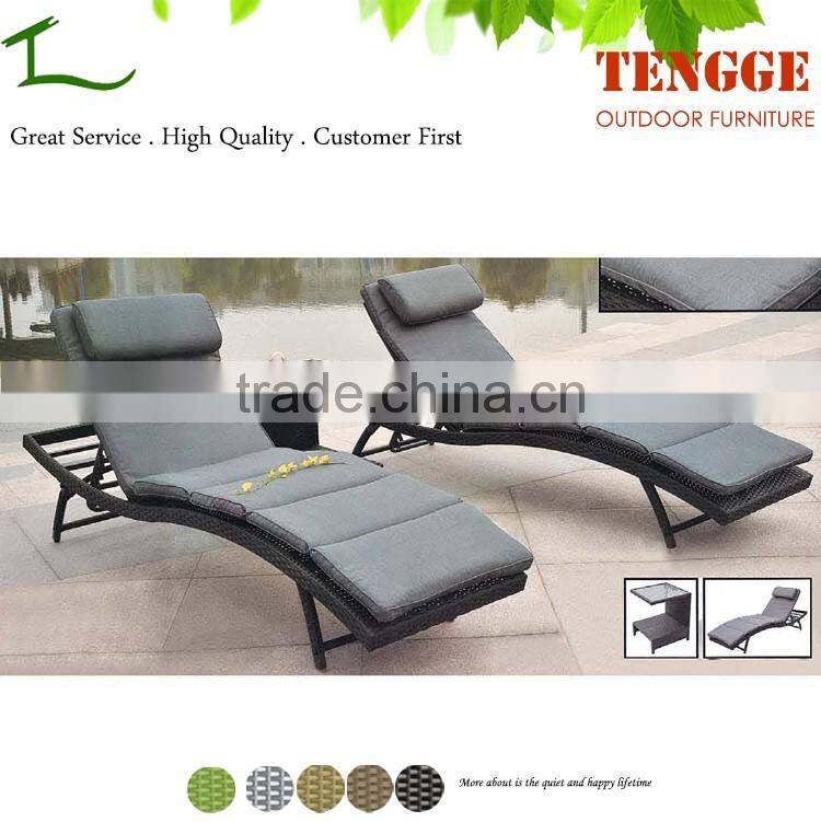 YH-8188 Hotel outdoor rattan chaise lounger with side table