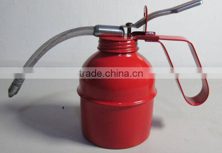 Oil can	;hand oil can pump;metal oil can
