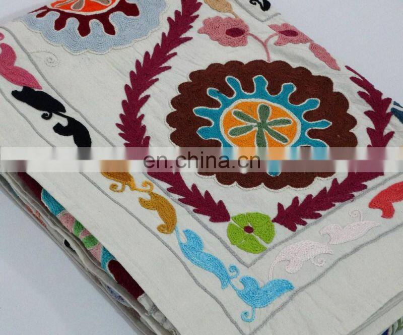 Wholesale New Design White Base suzani hand Embroidered Wall Hanging Tapestry