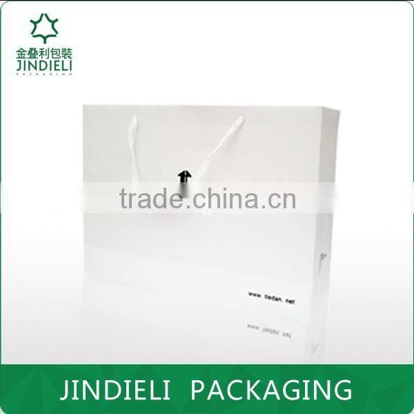 Beauty white paper bag for shopping with ribbon