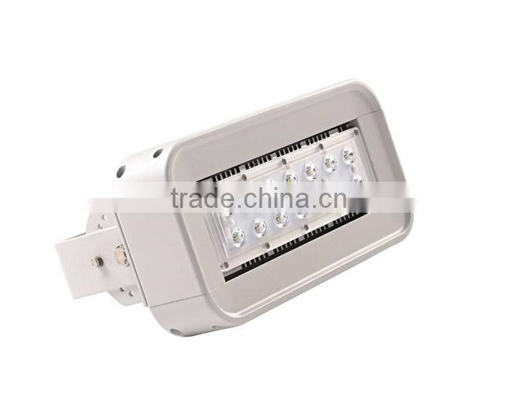 AOK-40Wi C-tick CE EMC GS LVD RoHS UL Energy Star Approval High Intensity 8 Years Warranty Court Lighting